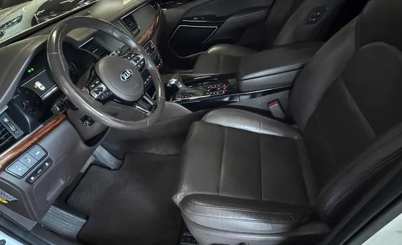 Kia K7 2017 года за 8 100 000 тг. в Астана