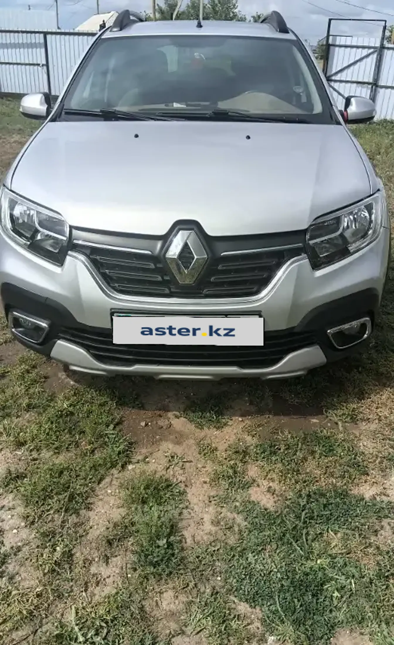 Renault Sandero 2018 года за 5 500 000 тг. в Западно-Казахстанская область фото 1