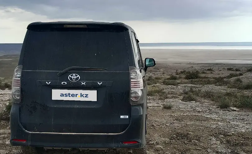Toyota Voxy 2007 года за 5 900 000 тг. в Астана фото 4