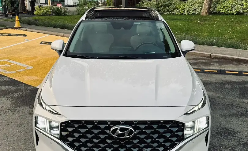 Hyundai Santa Fe 2023 года за 18 800 000 тг. в Алматы