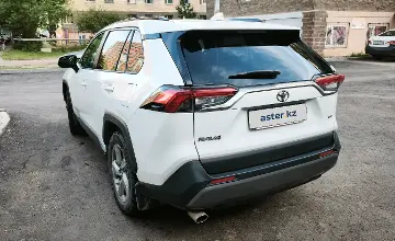 Toyota RAV4 2021 года за 14 000 000 тг. в Астана фото 4