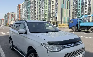 Mitsubishi Outlander 2013 года за 6 700 000 тг. в Алматы фото 3