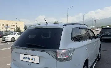 Mitsubishi Outlander 2013 года за 6 700 000 тг. в Алматы фото 4