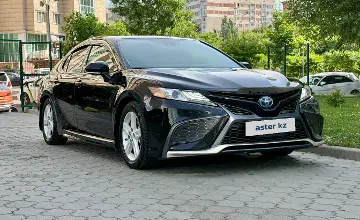 Toyota Camry 2020 года за 13 000 000 тг. в Алматы