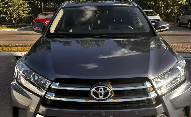 Toyota Highlander 2018 года за 16 000 000 тг. в Астана