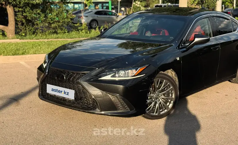 Lexus ES 2018 года за 21 000 000 тг. в Алматы