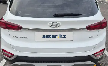 Hyundai Santa Fe 2020 года за 12 500 000 тг. в Алматы фото 4