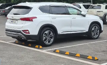 Hyundai Santa Fe 2020 года за 12 500 000 тг. в Алматы фото 3