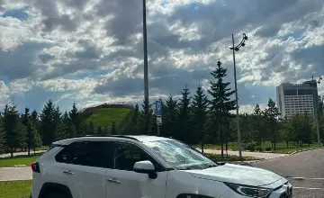 Toyota RAV4 2021 года за 19 300 000 тг. в Астана фото 2