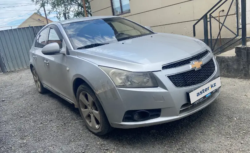 Chevrolet Cruze 2012 года за 2 500 000 тг. в Атырау фото 2