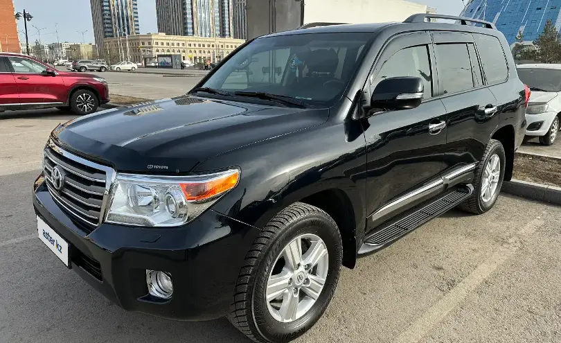 Toyota Land Cruiser 2015 года за 28 000 000 тг. в Астана