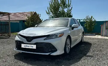 Toyota Camry 2018 года за 10 500 000 тг. в Атырау фото 3