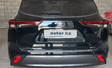 Toyota Highlander 2022 года за 28 000 000 тг. в Алматы фото 3