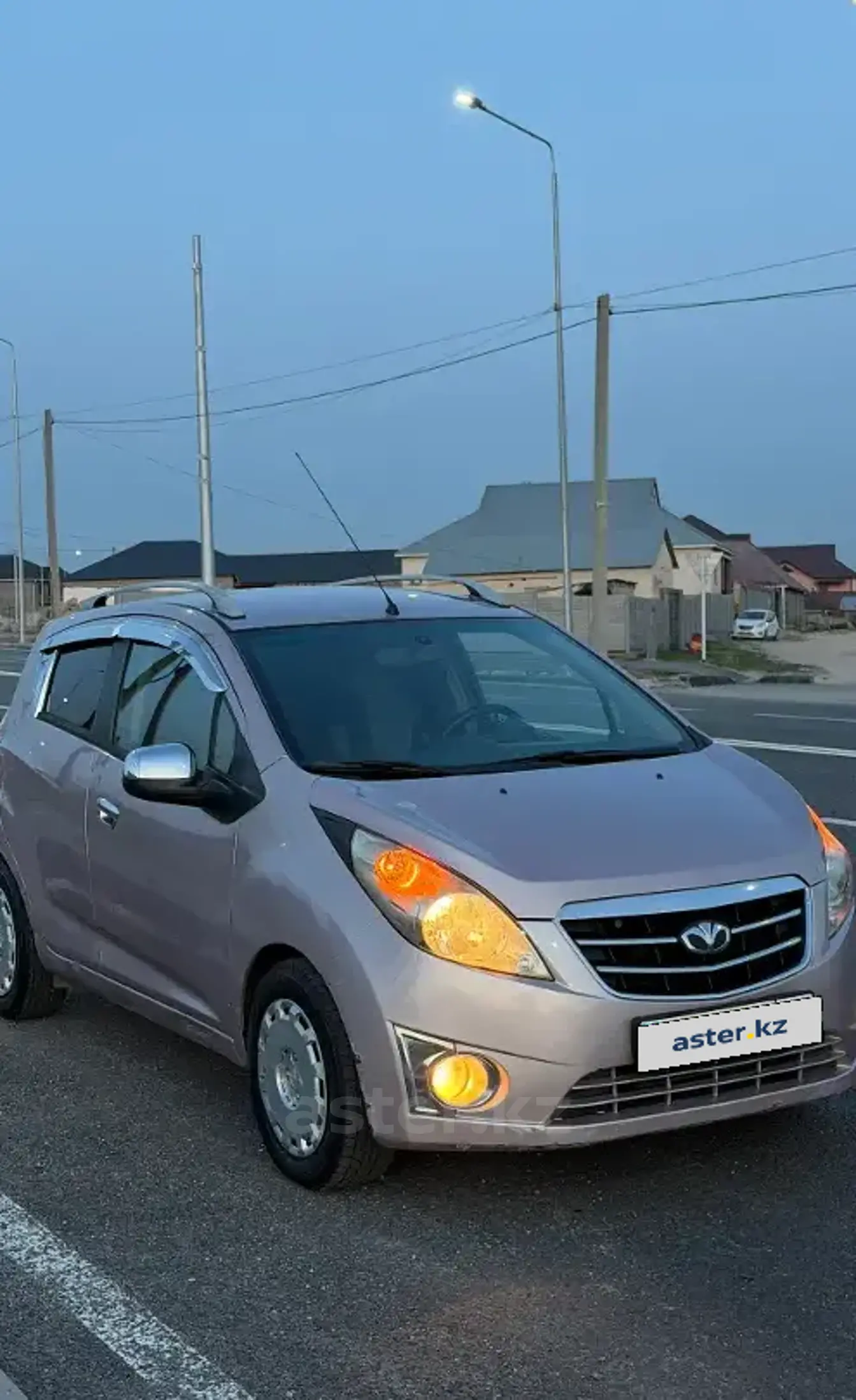 Chevrolet Spark 2011 года за 3 000 000 тг. в Шымкент фото 2