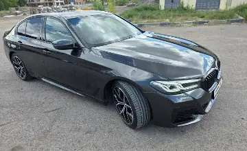BMW 5 серии 2022 года за 26 000 000 тг. в Астана фото 2