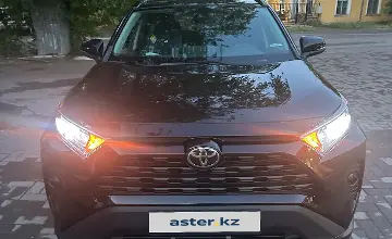 Toyota RAV4 2020 года за 14 500 000 тг. в Караганда фото 1