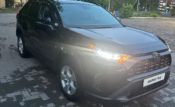 Toyota RAV4 2020 года за 14 500 000 тг. в Караганда фото 2