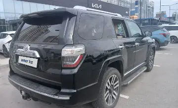 Toyota 4Runner 2017 года за 18 000 000 тг. в Астана