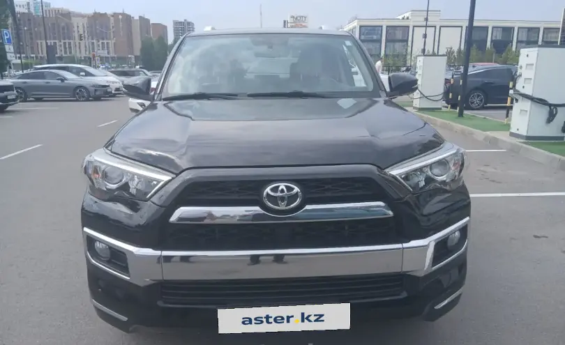 Toyota 4Runner 2017 года за 18 000 000 тг. в Астана фото 2