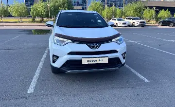 Toyota RAV4 2018 года за 13 200 000 тг. в Астана фото 3