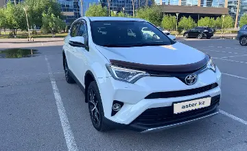 Toyota RAV4 2018 года за 13 200 000 тг. в Астана фото 4