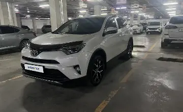 Toyota RAV4 2018 года за 13 200 000 тг. в Астана фото 2