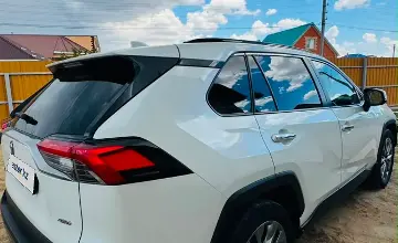 Toyota RAV4 2021 года за 20 000 000 тг. в Атырау фото 2
