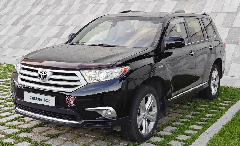 Toyota Highlander 2013 года за 12 800 000 тг. в Алматы