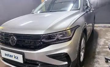 Volkswagen Tiguan 2021 года за 15 000 000 тг. в Астана фото 2