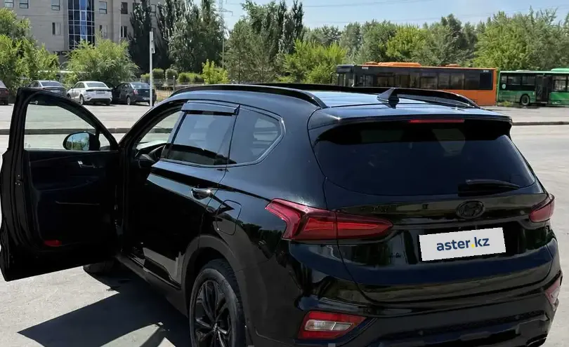 Hyundai Santa Fe 2019 года за 12 500 000 тг. в Павлодар