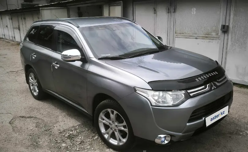 Mitsubishi Outlander 2012 года за 7 200 000 тг. в Алматы фото 3