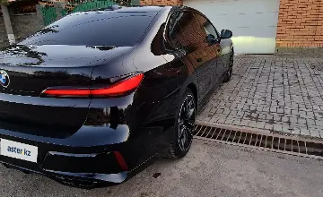 BMW 7 серии 2023 года за 65 000 000 тг. в Астана фото 3
