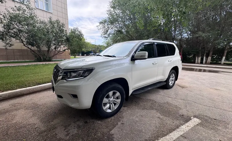 Toyota Land Cruiser Prado 2018 года за 19 500 000 тг. в Актобе
