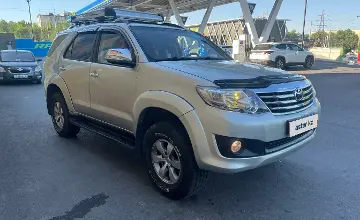 Toyota Fortuner 2005 года за 11 000 000 тг. в Шымкент фото 3