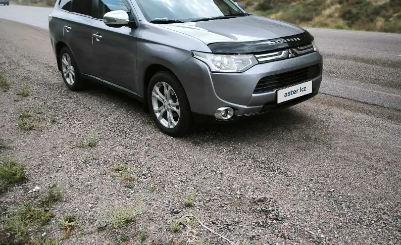 Mitsubishi Outlander 2012 года за 7 200 000 тг. в Алматы фото 4