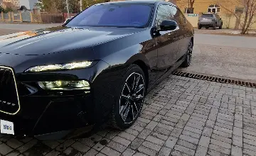 BMW 7 серии 2023 года за 65 000 000 тг. в Астана фото 1
