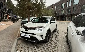 Toyota RAV4 2017 года за 12 600 000 тг. в Алматы фото 1