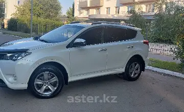 Toyota RAV4 2015 года за 9 300 000 тг. в Уральск фото 2