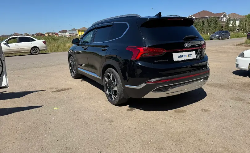 Hyundai Santa Fe 2023 года за 18 000 000 тг. в Астана
