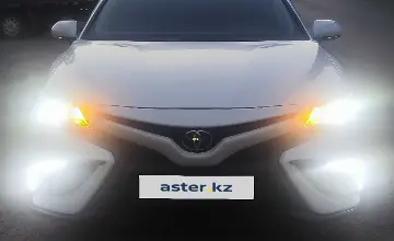 Toyota Camry 2023 года за 14 800 000 тг. в Актобе