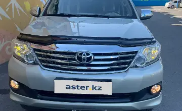 Toyota Fortuner 2005 года за 11 000 000 тг. в Шымкент фото 1