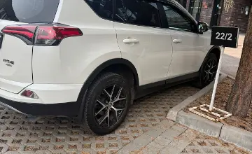 Toyota RAV4 2017 года за 12 600 000 тг. в Алматы фото 2