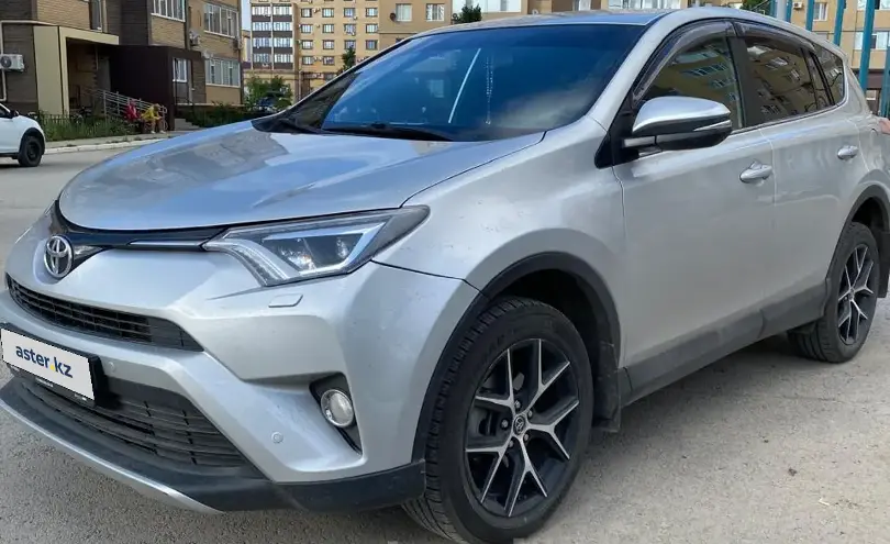 Toyota RAV4 2019 года за 12 000 000 тг. в Актобе фото 2