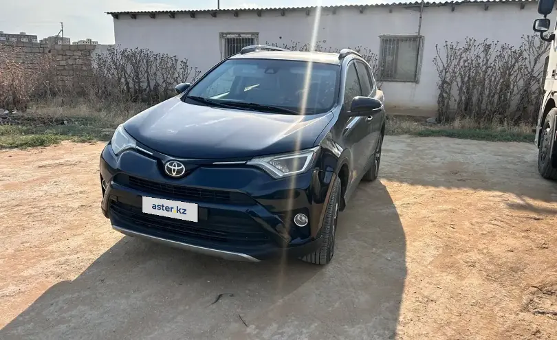 Toyota RAV4 2017 года за 9 800 000 тг. в Мангистауская область
