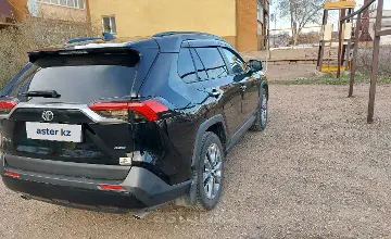 Toyota RAV4 2020 года за 15 500 000 тг. в Астана