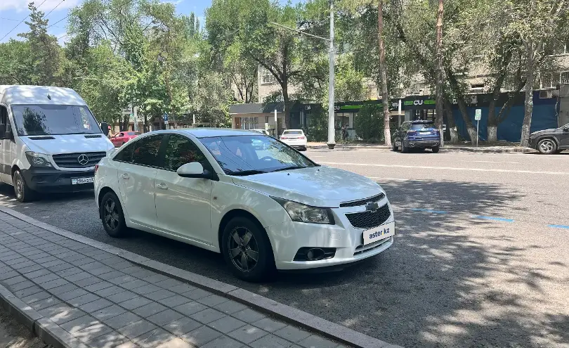 Chevrolet Cruze 2010 года за 2 500 000 тг. в Алматы фото 3