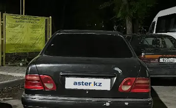 Mercedes-Benz E-Класс 1996 года за 1 750 000 тг. в Талдыкорган фото 2