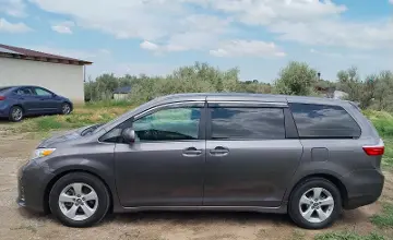 Toyota Sienna 2018 года за 13 500 000 тг. в Алматы фото 4