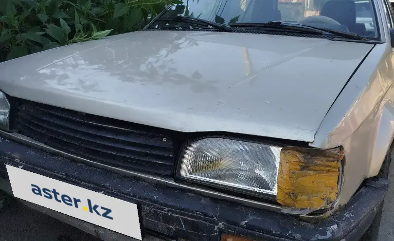 Mazda 323 1988 года за 300 000 тг. в Алматы