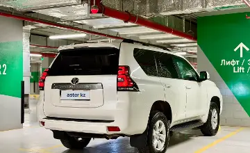 Toyota Land Cruiser Prado 2018 года за 19 900 000 тг. в Астана фото 4